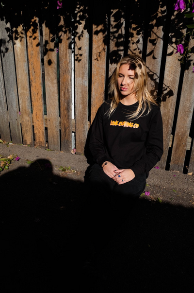 BLACK RETRO LONG SLEEVE TEE