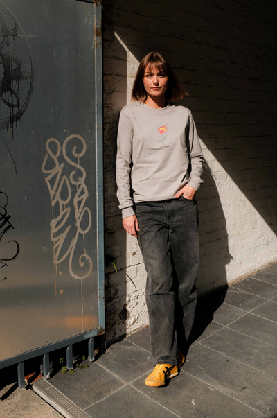 LIGHT GREY ROSE LONG SLEEVE TEE